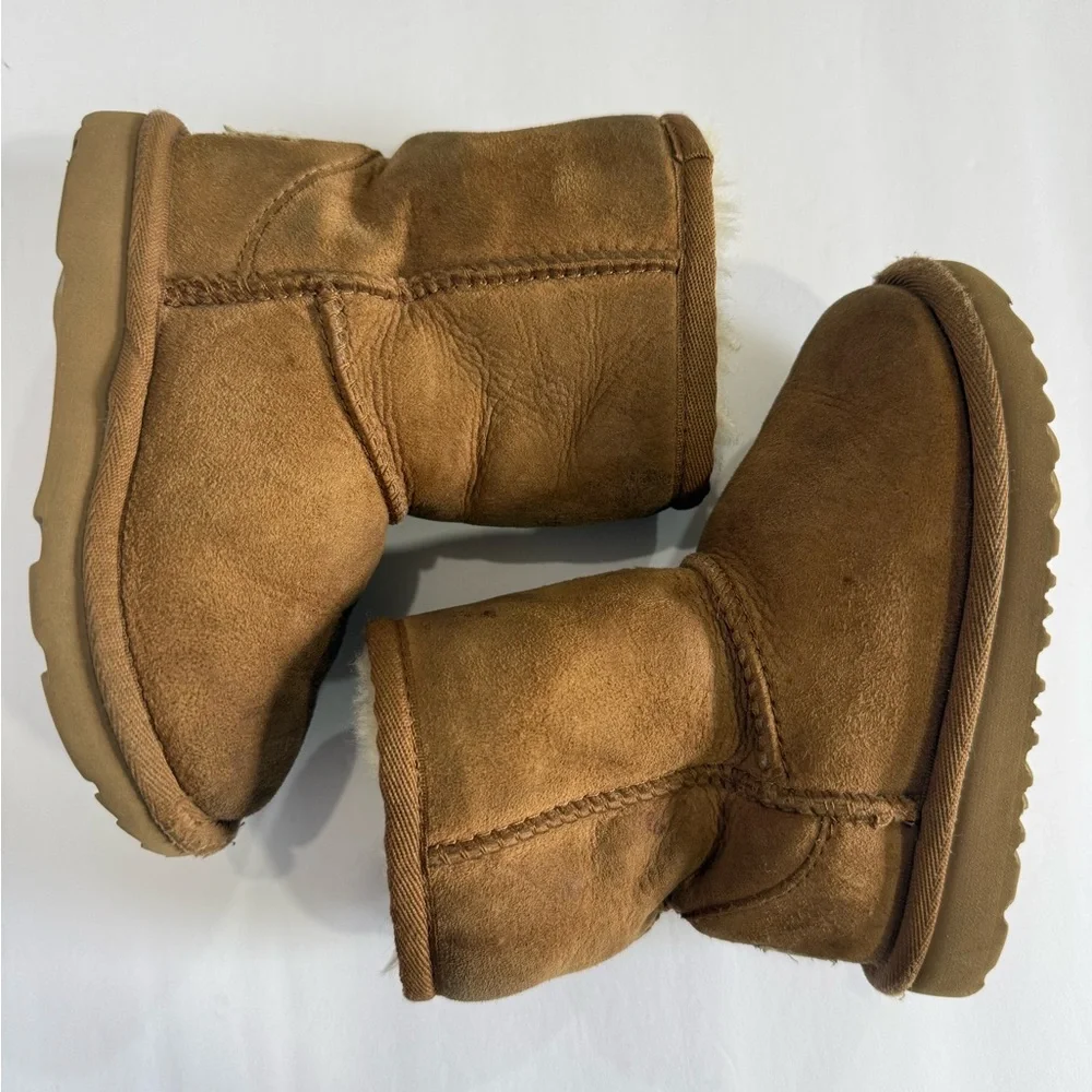 UGG CLASSIC BOOTS FOR TODDLERS